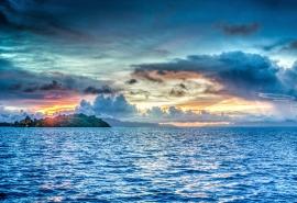 蔚蓝晴空唯美高清桌面壁纸