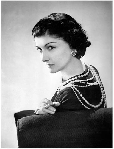 每周一部经典‖ 她是妓女却比任何女人都优雅,更是可可·香奈儿的偶像