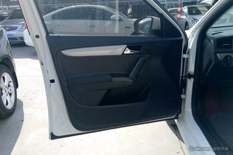 大众朗行左前门板