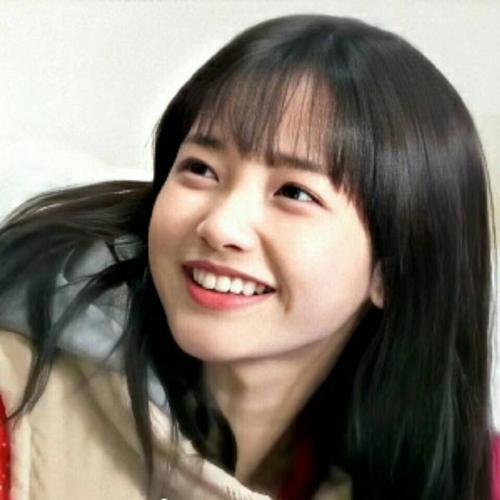 求笑得开心的女生头像