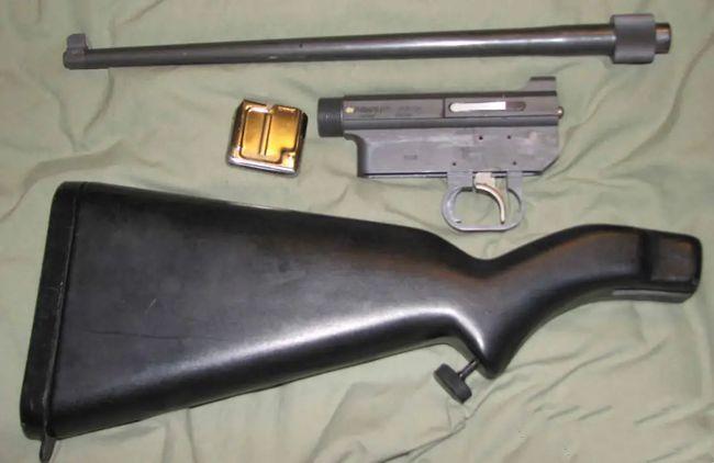 一个枪托能容纳整支步枪 还能落水不沉 和其相比 小獾