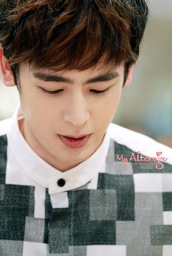 尼查坤·抔勒威查固 nichkhun buck horvejkul的图片