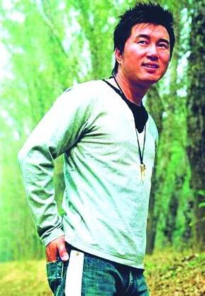 满文军近况 满文军个人简历和演唱的歌曲 满文军家庭背景介绍