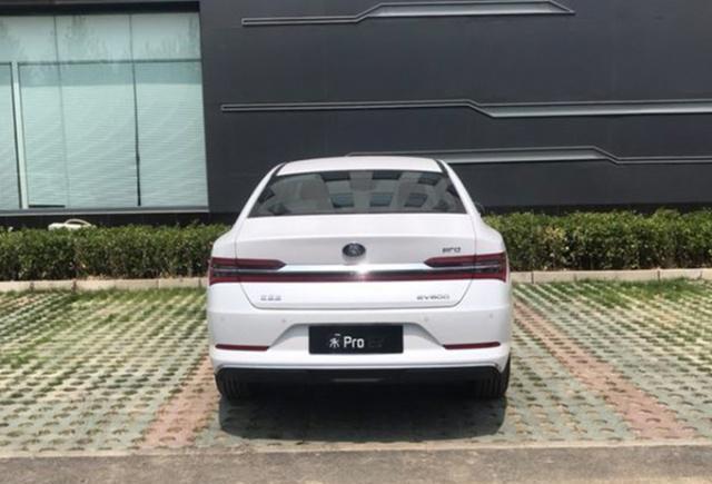 超长续航超强动力比亚迪秦proev超能版再进化