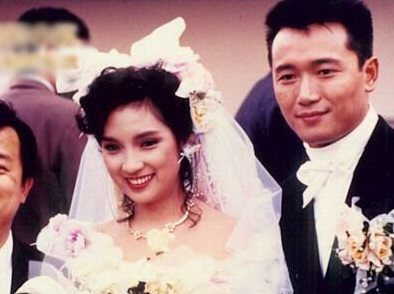 苗侨伟为爱退出娱乐圈 又因爱戚美珍复出