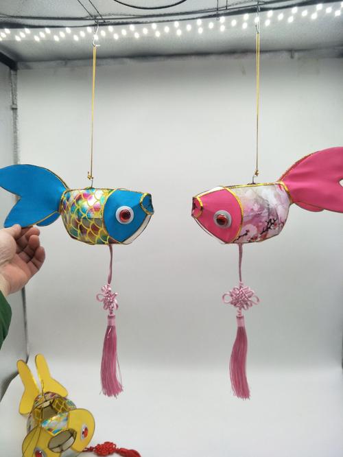 不规则形骨架材料铁丝面料布灯笼类别彩灯/花灯工艺民间工艺货号金鱼