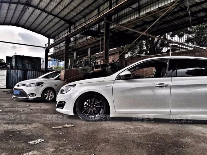 和这辆标致408合影的这辆丰田威驰也是改装爱好者,也是带车主入坑