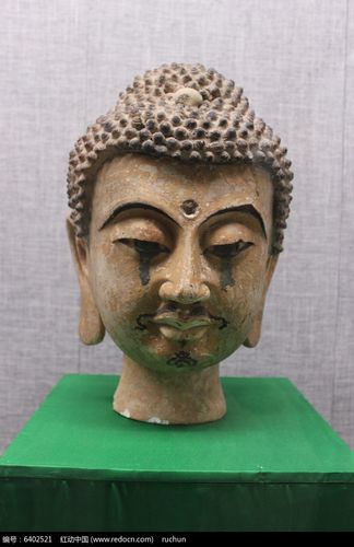 彩绘泥塑佛头像
