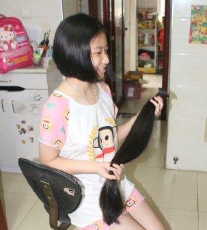 长发女老板剪去1.1米长发变身时尚干练bob发型