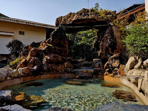 小松源温泉位于连云港东海县温泉镇,归福如东海温泉大酒店管理.