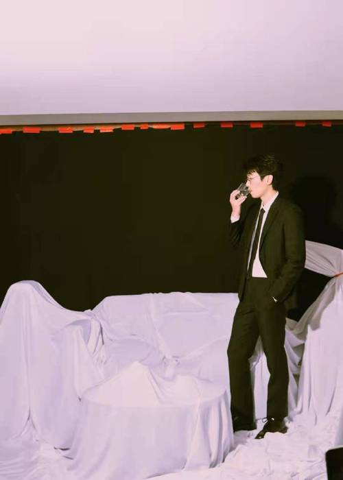 朱亚文儒雅帅氛围感大片##朱亚文谈演员的责任感