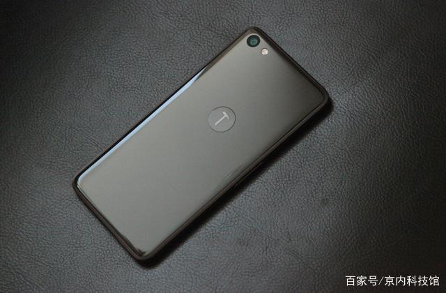 当然,做产品就应该精益求精;话说锤子t2,是我见过颜值最高的手机之一