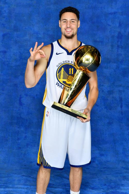 勇士总冠军定妆照