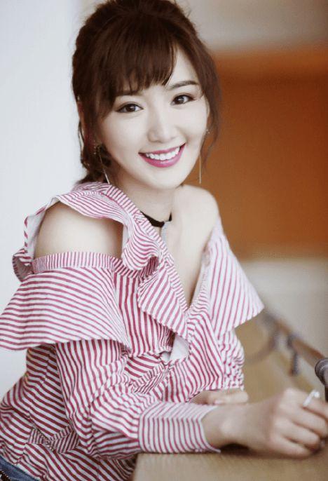 毛晓彤丨高清壁纸,肤白貌美,颜值美炸,每一张都让人心动不已363