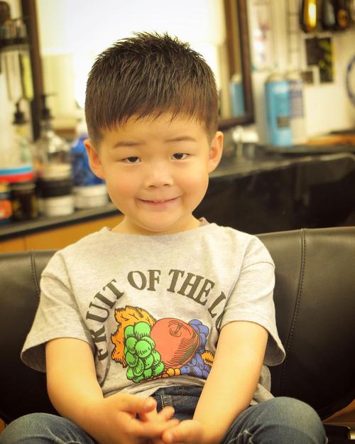 2021小男孩发型这样剪,时尚真有型,你看帅不帅