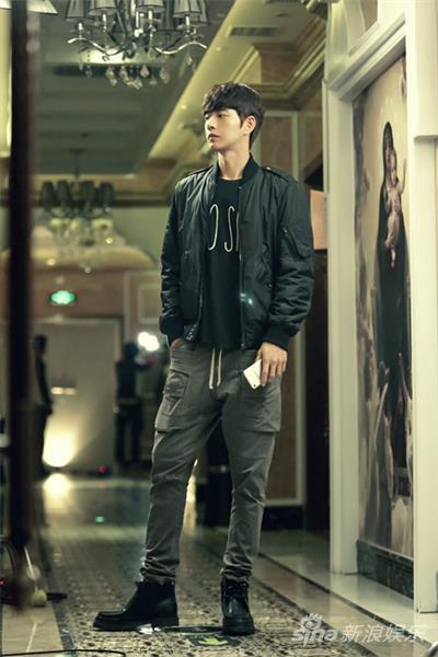 朴海镇造型潮流 《男人帮》化身时尚先锋