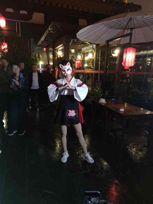 唐猫庭院·千年陕菜-"只听得嘭的一声,一瓶啤酒被打开