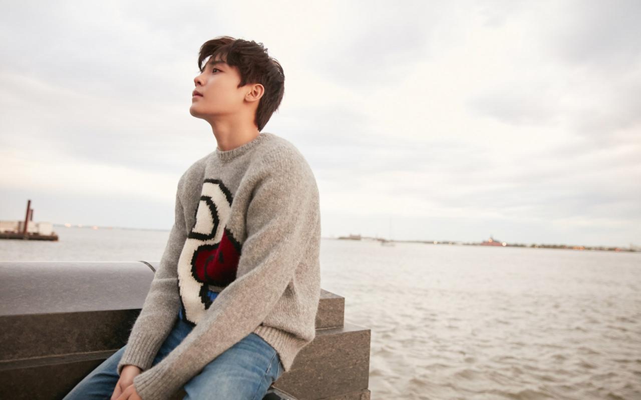 侯明昊阳光暖男冬日写真图片桌面壁纸