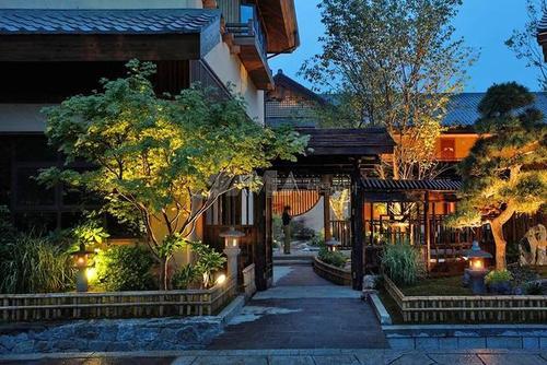 东山小镇样板段入口主景