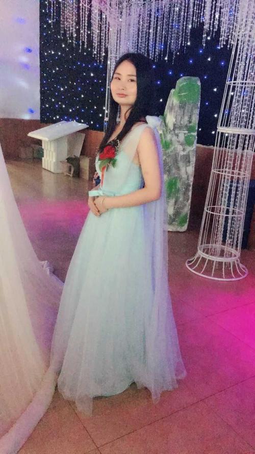 所以以后找伴娘请联系我,我会给你无穷的自信!