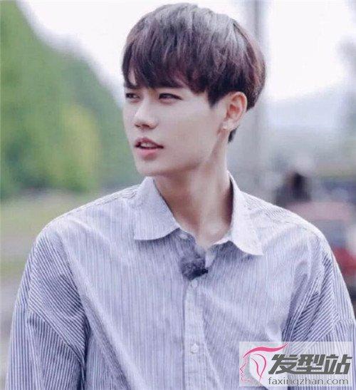 校园男生小清新发型温暖阳光魅力尽显