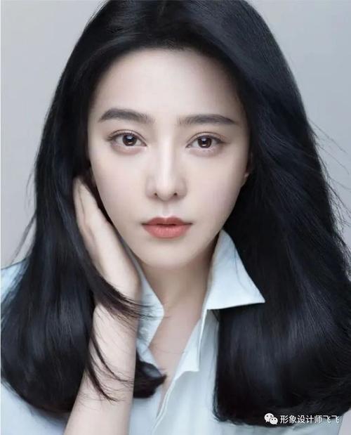 为什么范冰冰不适合黑长直,而适合黑长卷,真实的原因和风格有关