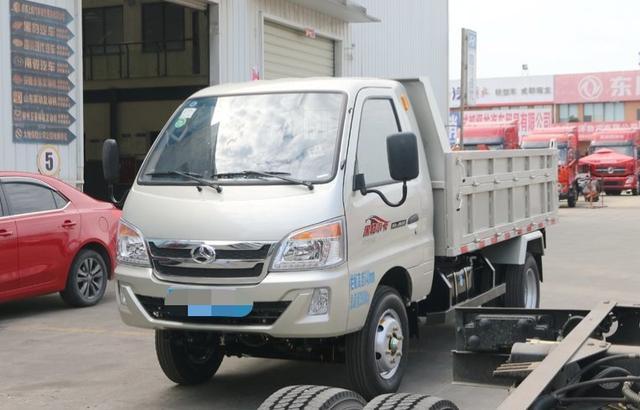 北汽黑豹再创辉煌,高速轻松跑100,百公里14l油耗,均价仅7万