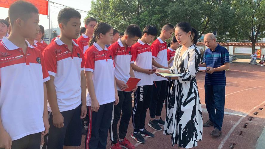 愿乘理想之马 挥鞭从此起程 ——记枣阳市实验中学秋季开学典礼