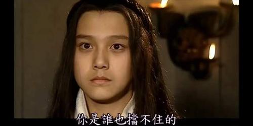 最帅小童星翁斐然,童年出演小嬴政是全剧颜值担当,退圈太过可惜