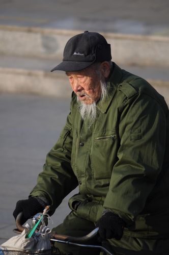 精神矍铄的老人
