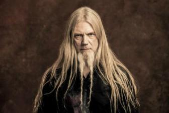 山羊胡大叔趁夜愿在中国演出顺势和国内歌迷见面