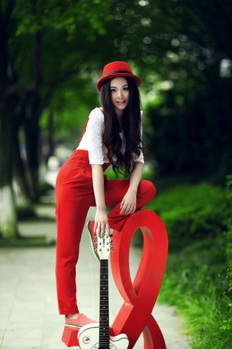 越女校花钱肖玲