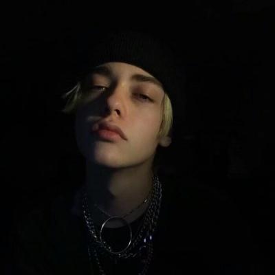 今生无悔般的感动铭心欧美风时尚男头像