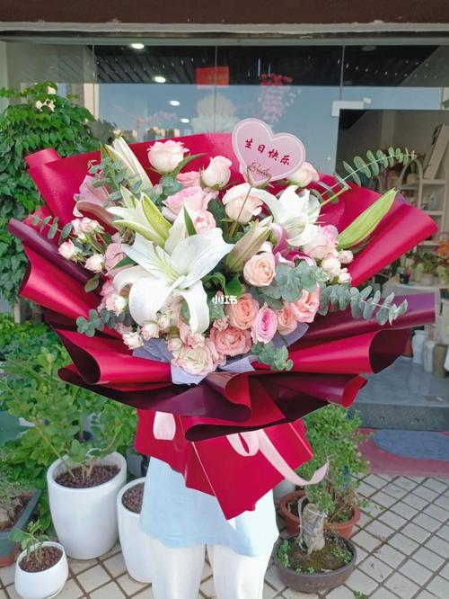 客人说送姐姐的花束,要大气一点_河源市碧桂园时代花语花店攻略_花店