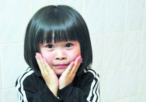 发型设计 儿童发型 >> 小孩短发梳出最好看发型 从此把不得不剪短发