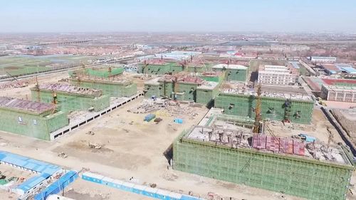 安丘市弘毅中学新校区位于央赣路以东,红军小学以西,南苑路以北,占地