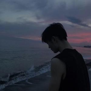 孤独头像男生背影黑白,孤独头像男生背影,qq头像男生