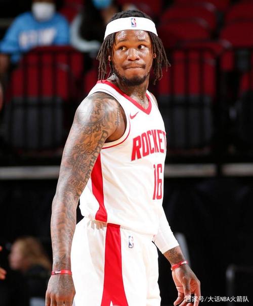 用双向合同签下阿尔莫尼·布鲁克斯