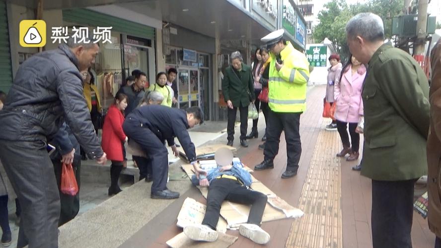 12岁男孩在家中用红领巾上吊身亡 疑因鬼片看多了