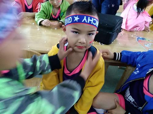 全县中小学运动会开幕式——飒爽一仔