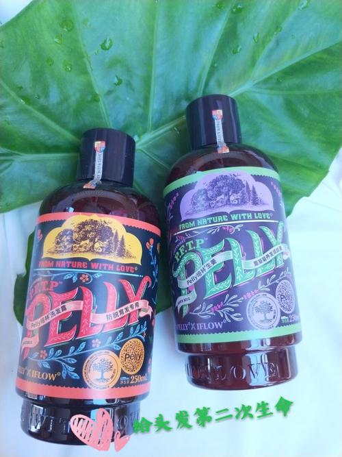 现在每次梳头看着掉了一地99的头发,不由自主回忆起小时候妈妈摸着