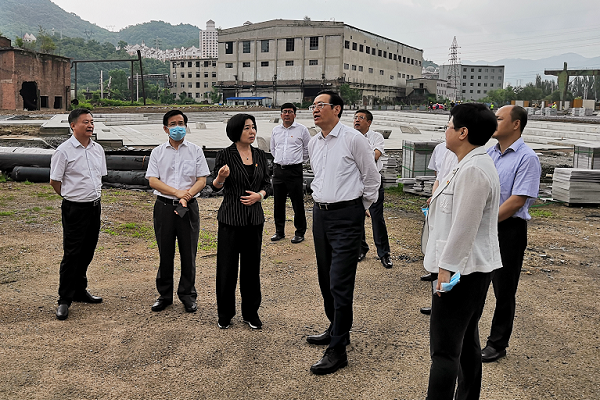 他指出,要对本溪湖工业遗产群进行科学保护,不断提升其文化内涵,并