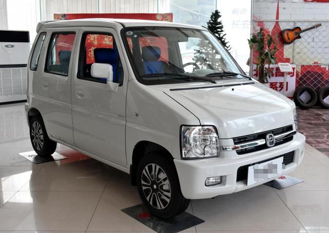 复刻版铃木北斗星,预售3.9万,1.4动力,方盒子外观真帅气