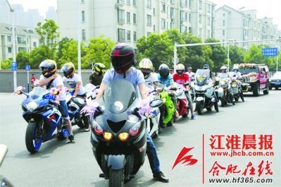 > 正文   【新浪重庆摩托车讯】追求时尚个性的新人们,迎亲车队如果是