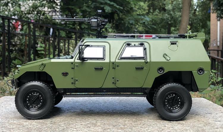 原厂 东风 新猛士 70周年阅兵 越野车 军车 装甲车 1