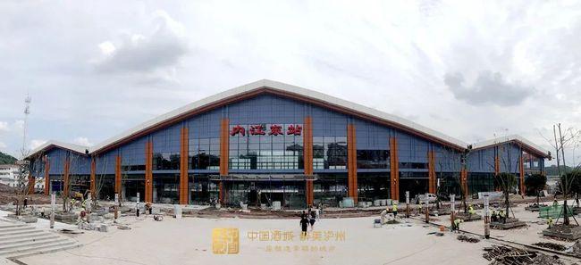 内江东站位于内江市,性质为客运中间站,高铁小型站,站房建筑面积约