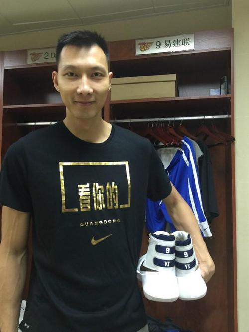 放弃顶薪易建联c类合同值多少付出没白费朱总给出最大诚意