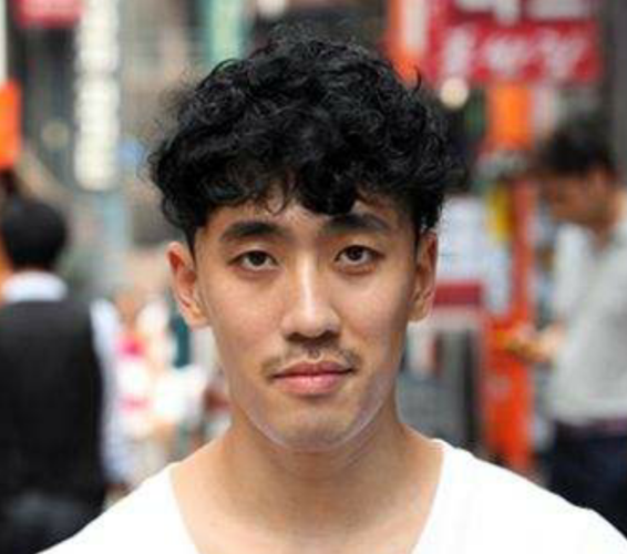 互动问答| 男生怎么让头发变直,并且远离自然卷魔咒?