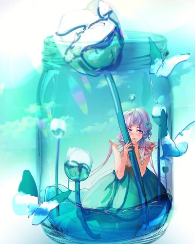 瓶子里的小女孩