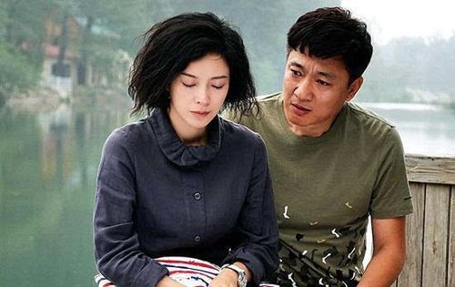 苏岩和罗嘉良结婚12年,两人都曾有过婚姻,所以很珍惜这段婚姻